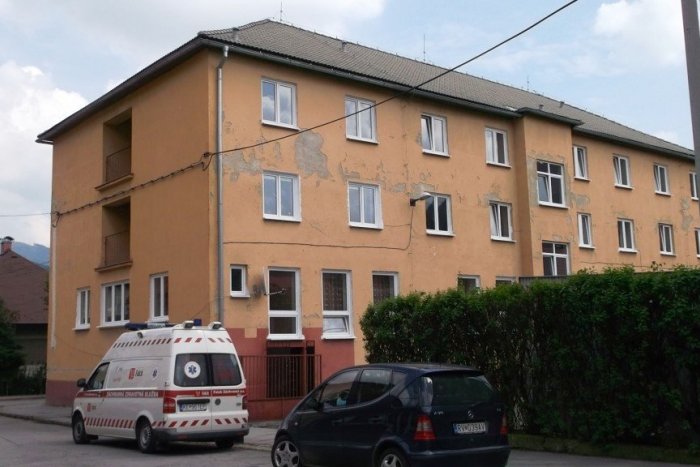 Ilustračný obrázok k článku Zdravotné stredisko dostalo nové okná. Svitá na lepšie časy