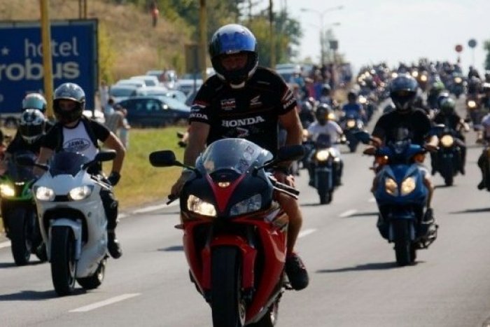 Ilustračný obrázok k článku V pohotovosti aj polícia: Tadiaľto budú viesť spanilé jazdy, na ktoré vyrazia tisíce motorkárov!