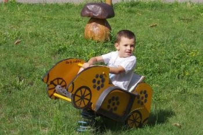 Ilustračný obrázok k článku Rodiny s deťmi sa tešia: Relax na štyroch nových detských ihriskách!