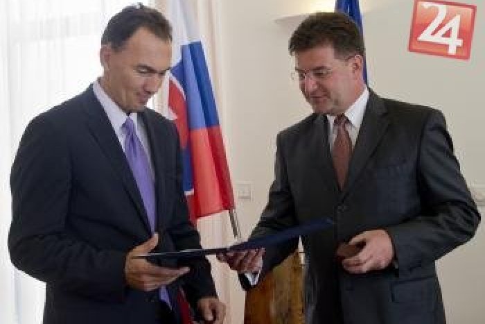 Ilustračný obrázok k článku Šatan sa dostal medzi pár vyvolených: Získal cennú plaketu!