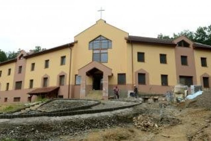 Ilustračný obrázok k článku Bosí karmelitáni otvárajú v meste nový kláštor: Slúžiť bude aj verejnosti
