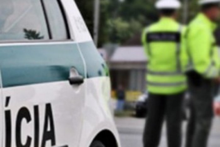 Ilustračný obrázok k článku Policajti v Košiciach prenasledovali auto: Vodič odmietal vystúpiť a nadával mužom zákona!