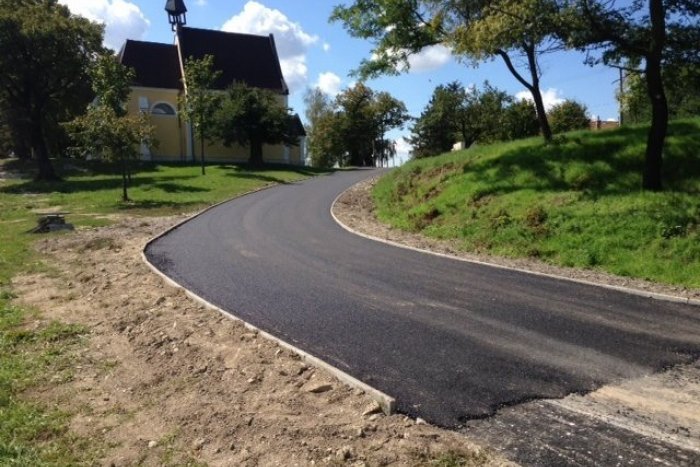 Ilustračný obrázok k článku Cyklotrasa Jurava: Dostala nový asfaltový povrch, stále však nie je hotová