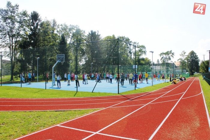 Ilustračný obrázok k článku Popradskí gymnazisti dostali nové športovisko: Trénovať tu budú nielen žiaci, ale i futbalisti
