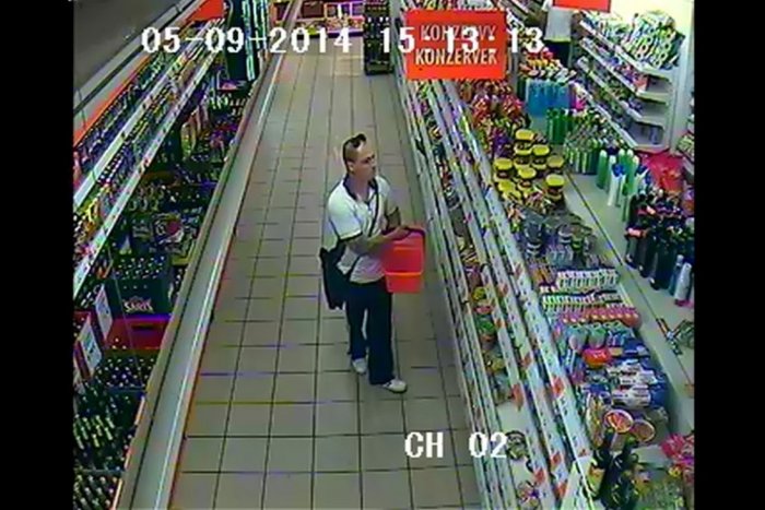 Ilustračný obrázok k článku VIDEO: Polícia žiada o pomoc. Kto kradol v predajni v Diakovciach?