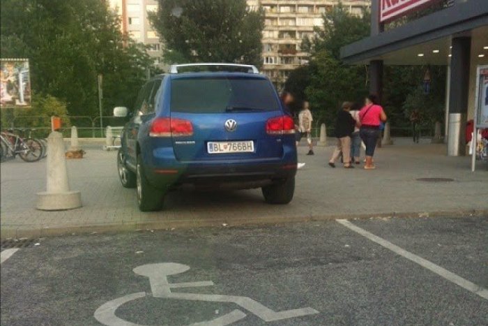 Ilustračný obrázok k článku Top 5: Kto získa cenu za najhoršie parkovanie v Bratislave?