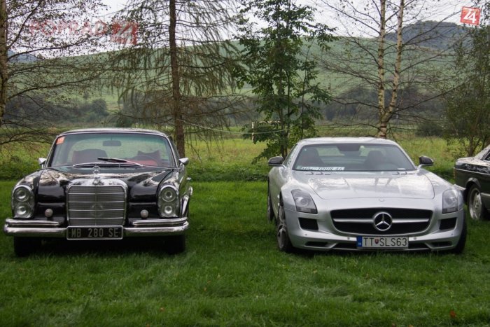 Ilustračný obrázok k článku Stovka nablýskaných Mercedesov na našich cestách: Majitelia predviedli svoje tátoše luxusnej značky