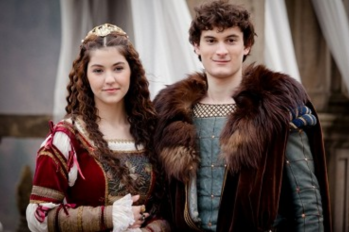 Ilustračný obrázok k článku SÚŤAZ: Speváčka a herečka Celeste Buckingham dorazí do Šale. Čo ju k nám privádza?