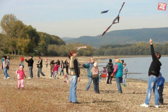 Ilustračný obrázok k článku Jesenná šarkaniáda: Príďte si toho svojho pustiť na Zemplínsku šíravu