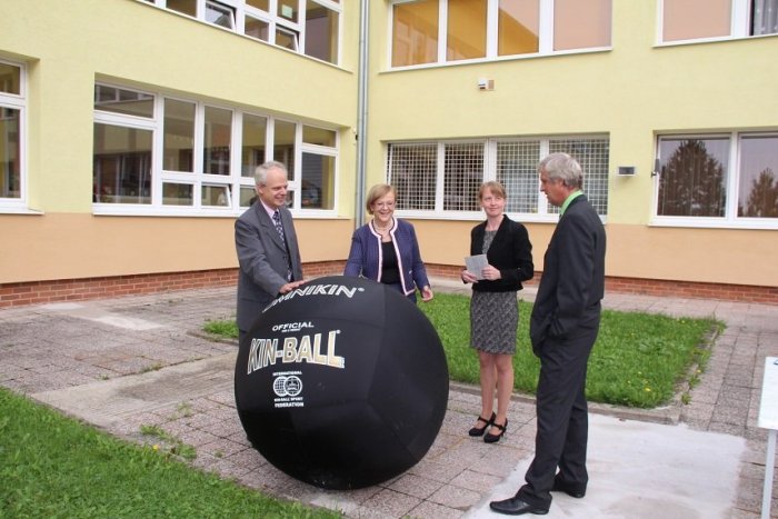 Ilustračný obrázok k článku Na revúckej ZŠ otvorili pozoruhodný krúžok: Viete, čo je to kinball?