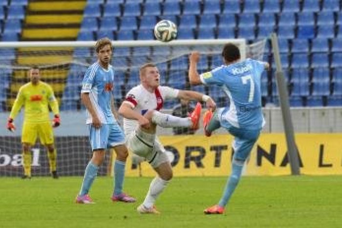 Ilustračný obrázok k článku Futbal-FL: Slovan Bratislava - AS Trenčín 0:2