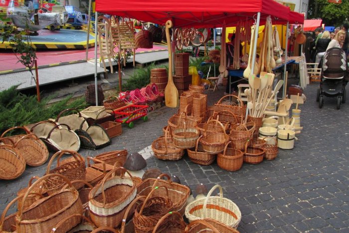 Ilustračný obrázok k článku Katarínske dni v Handlovej: Krst knihy, slávnostná svätá omša a množstvo ďalších lákadiel