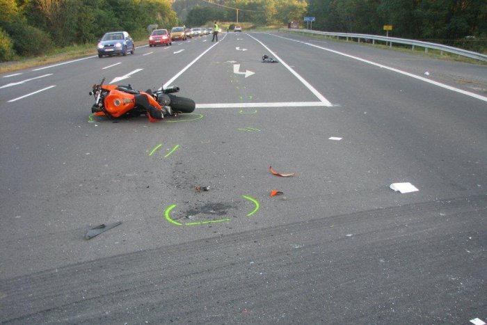 Ilustračný obrázok k článku Otrasná zrážka auta a motorky: Spolujazdkyňa (†39) podľahla zraneniam!