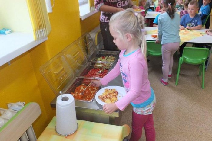 Ilustračný obrázok k článku Pozoruhodné gastroprvenstvo pre Prešov: Žiaci majú šalátové pulty!