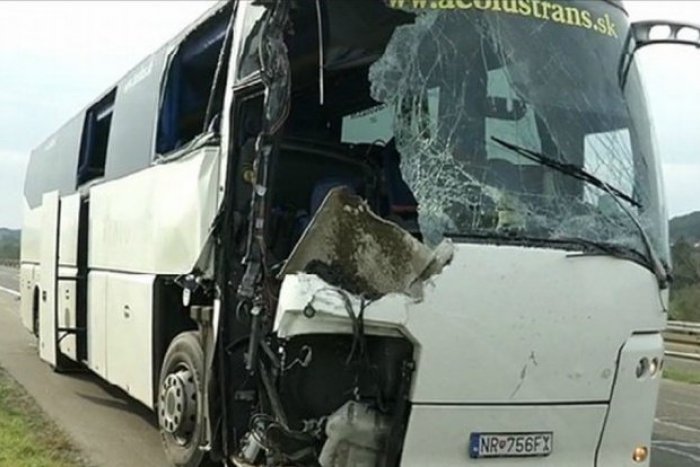 Ilustračný obrázok k článku V Srbsku sa pri havárii autobusu zranili ľudia: Mal nitriansku ŠPZ!