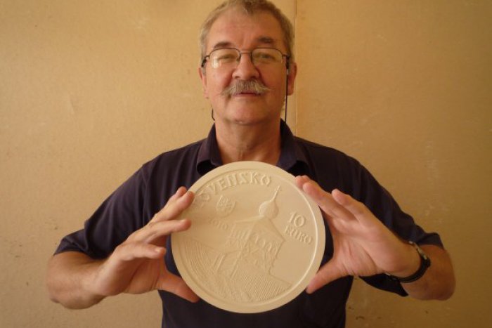 Ilustračný obrázok k článku Medailér Pavel Károly (63): Chcel som byť kováčom, z rytectva ma ale nepustili