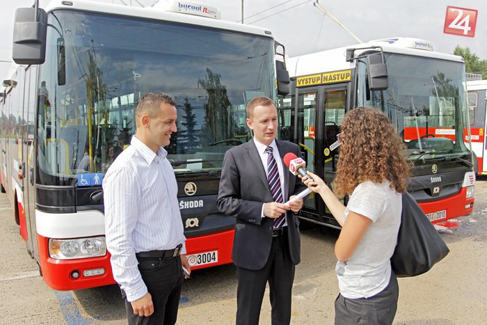 Ilustračný obrázok k článku Moderné autobusy v MHD pomáhajú najmä deťom a starším občanom