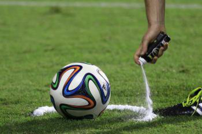 Ilustračný obrázok k článku Futbal proti rasizmu. Šport spája. Rôzne farby, jedna hra
