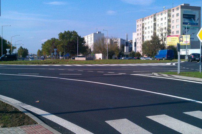 Ilustračný obrázok k článku FOTO: Najväčší kruháč na Zemplíne. V prevádzke už niekoľko dní na Humenskej ceste v Michalovciach