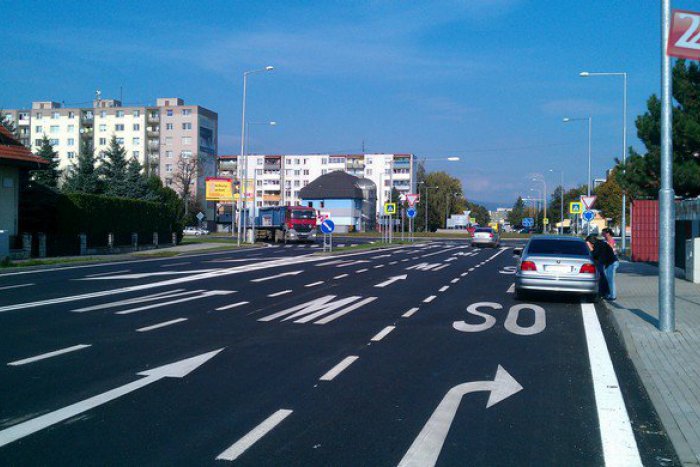 Ilustračný obrázok k článku Michalovské cesty očami vodičov: 3 miesta, ktorých sa pri jazdení v našom meste obávajú najviac