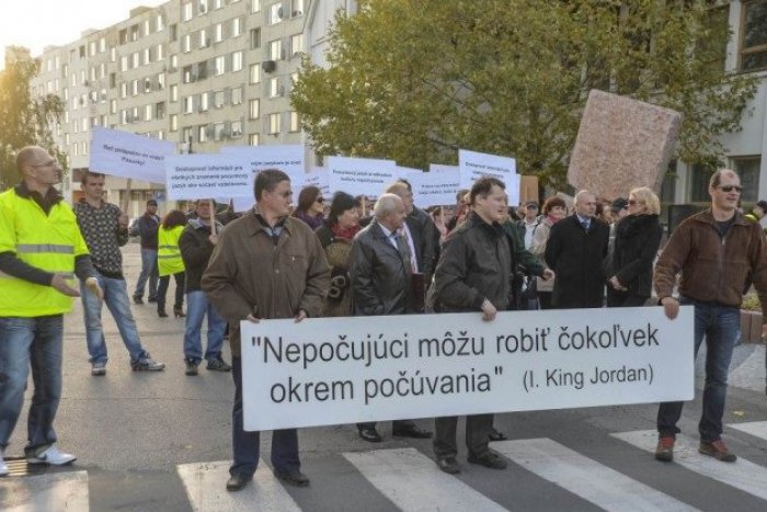 Ilustračný obrázok k článku V Prešove je na programe Tichý pochod: Účastníci sa pokúsia o slovenský rekord!
