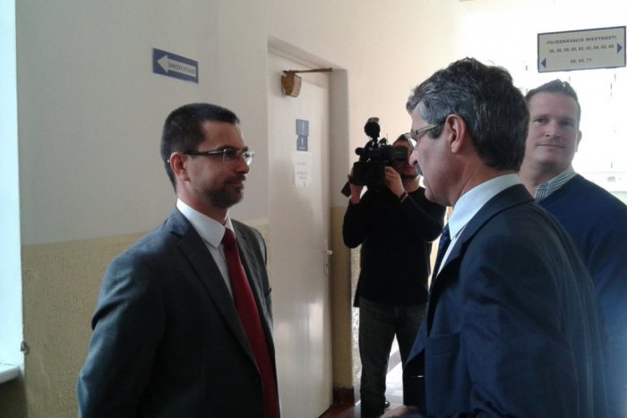 Ilustračný obrázok k článku PKO sa môže podľa súdu búrať. Právnik  tvrdí:  Henbury Development v prvom rade ide o vymáhanie odškodného, nie o búranie