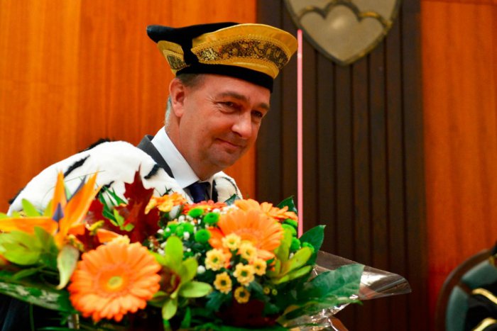 Ilustračný obrázok k článku Paneurópska vysoká škola má 10 rokov: Udelili čestný doktorát Karlovi Habsburgovi–Lothrinskému