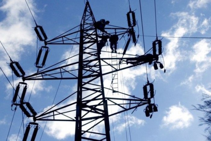 Ilustračný obrázok k článku Pripravte sa na januárové odstávky v Topoľčanoch: V TÝCHTO termínoch nepôjde elektrina!