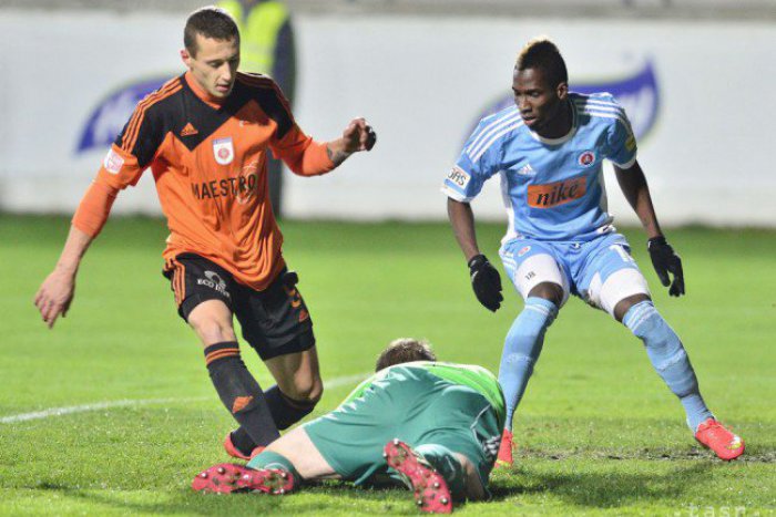 Ilustračný obrázok k článku "Belasí" konečne triumfovali: Vďaka vlastnému gólu Ružomberok prehral