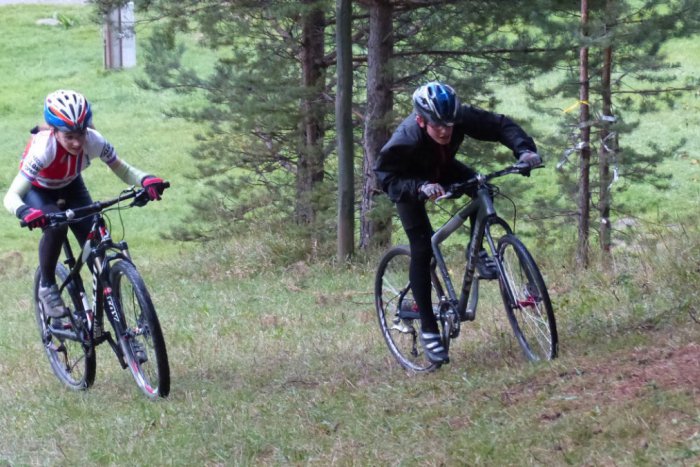 Ilustračný obrázok k článku Súrodenci Dominika a Dávid súťažia v cyklokrose. Pozrite si ich tréning