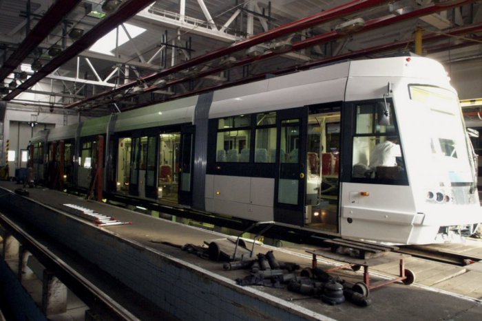 Ilustračný obrázok k článku Prvá nová obojsmerná električka už dorazila do Bratislavy