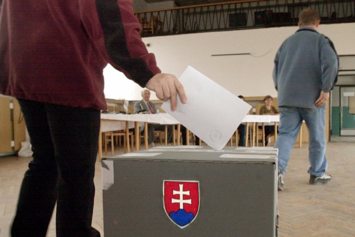 Ilustračný obrázok k článku Zmena tesne pred voľbami: V Banskej Bystrici sa vzdali dvaja kandidáti na poslanecký flek