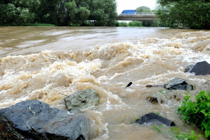 Ilustračný obrázok k článku Prievidzu varujú pred veľkou vodou: Výstraha pred povodňou z trvalého dažďa!