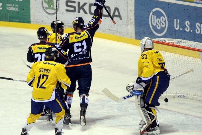 Ilustračný obrázok k článku Oceliari ani po prestávke nevyšli z cviku: Z Piešťan si doniesli ďalšie body