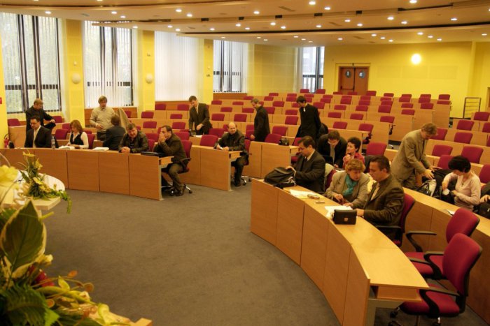 Ilustračný obrázok k článku O miesto v mestských komisiách je v Bratislave veľký záujem. Z radov verejnosti sa prihlásilo až 330 ľudí