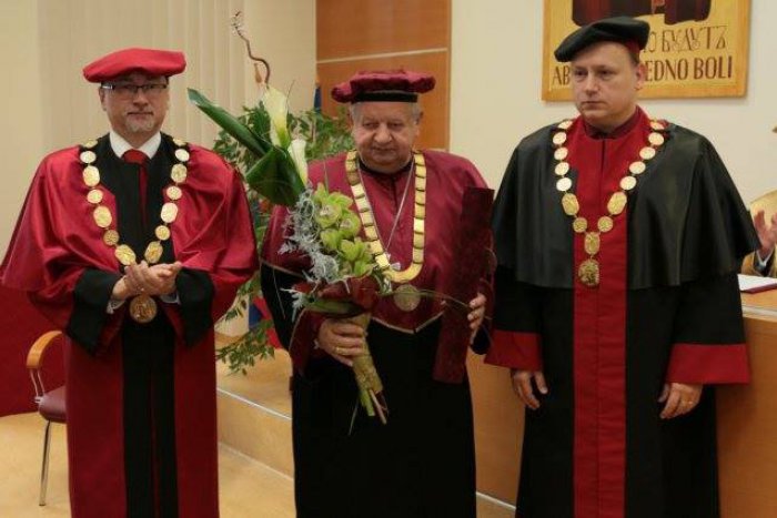 Ilustračný obrázok k článku Pocta pre osobného tajomníka Jána Pavla II.: Stanisław Dziwisz prijal čestný doktorát Prešovskej univerzity