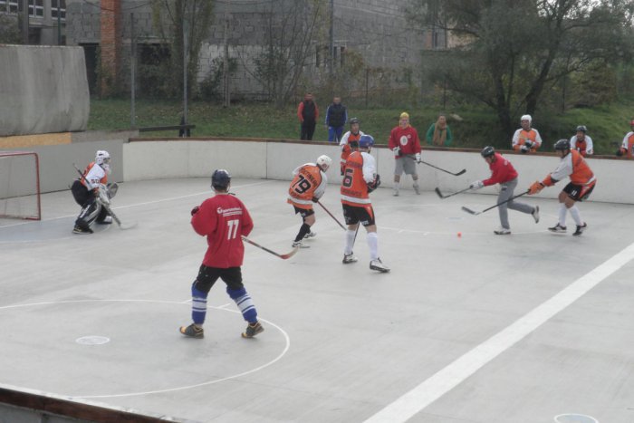 Ilustračný obrázok k článku Zlatomoravecká hokejbalová liga štartuje cez víkend: Aké zápasy nás čakajú v jarnej časti?