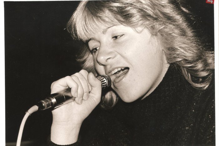 Ilustračný obrázok k článku Eva Wolframová aj o skrytej tvári šoubizu v 80-tych rokoch: Čaje o piatej v Omege sa už nevrátia
