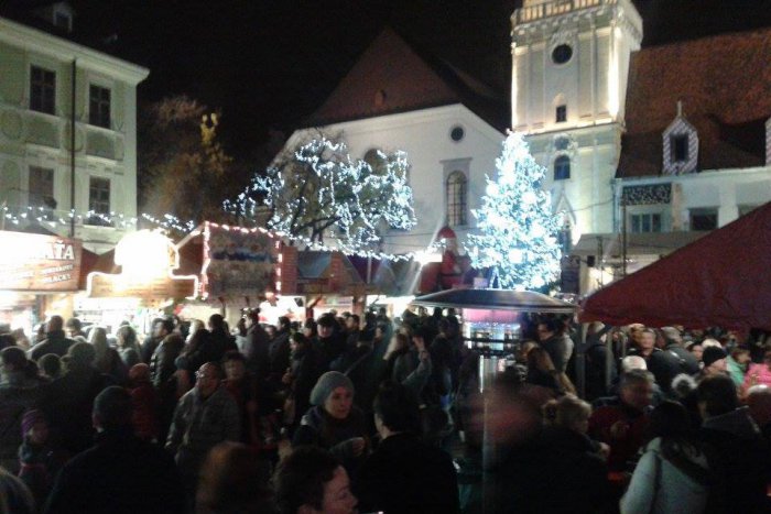 Ilustračný obrázok k článku Vianočné trhy v Bratislave sú od dnešného dňa v plnom prúde