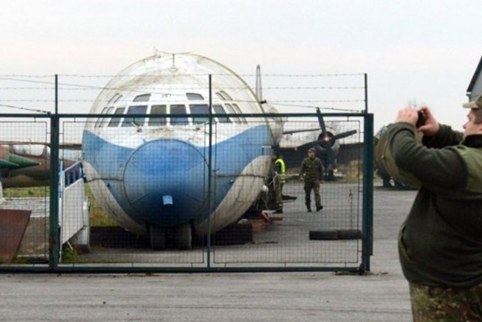 Ilustračný obrázok k článku Do Múzea letectva dorazil Iljušin: Trup a časti lietadla prechádzali aj Soroškou