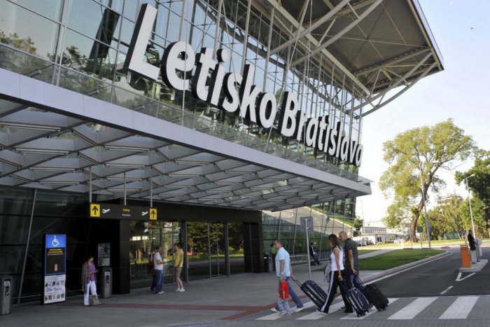 Ilustračný obrázok k článku Bratislavské letisko plánuje nakúpiť zariadenia na detekčnú kontrolu výbušnín za priblžine 53-tisíc eur