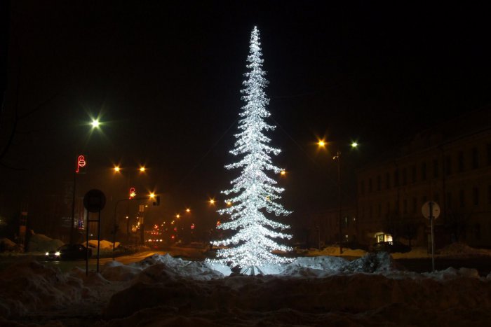 Ilustračný obrázok k článku Vianoce sa už nezadržateľne blížia: Stromček v Spišskej rozsvieti Mikuláš, uvidíme aj sprievod anjelov