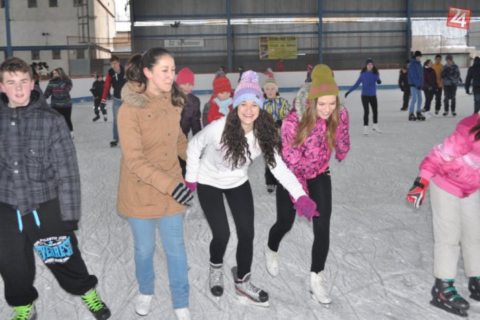 Ilustračný obrázok k článku PREHĽAD: Kedy a za koľko sa môžete korčuľovať na zimnom štadióne v Rožňave?