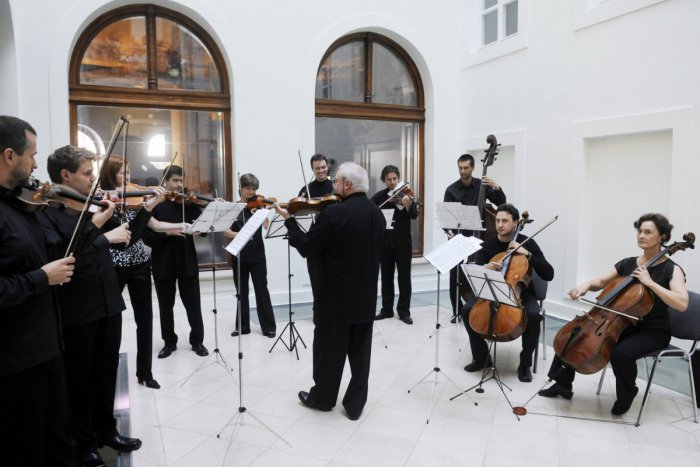 Ilustračný obrázok k článku SÚŤAŽ o lístky na vianočný koncert Slovenského komorného orchestra: Užite si neopakovateľný zážitok na kremnickom hrade!