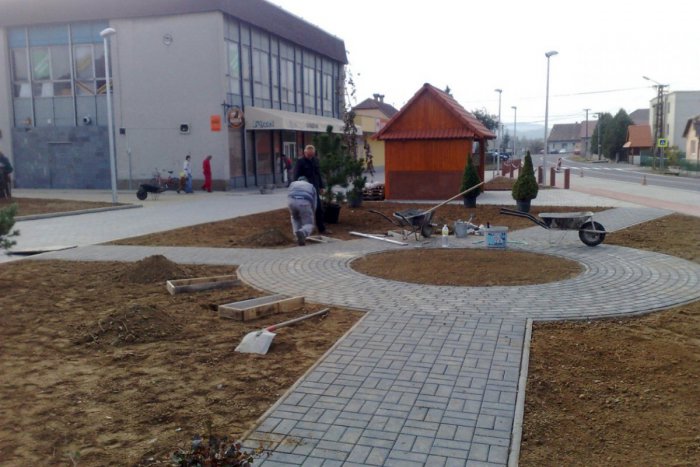 Ilustračný obrázok k článku V Dobrej Nive finišuje jeden z top projektov roka: Takto pri veľkej obmene svietidiel ušetrili až 95 000 €