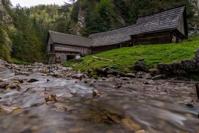 Ilustračný obrázok k článku Zásah horských záchranárov v Kvačianskej doline: Turistka prepadla cez zábradlie