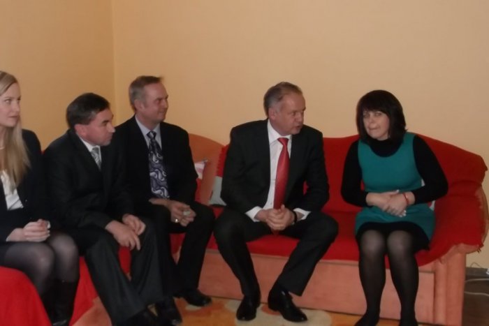 Ilustračný obrázok k článku Prezident Andrej Kiska v Dobšinej: Jeho prvé kroky viedli do miestneho detského domova