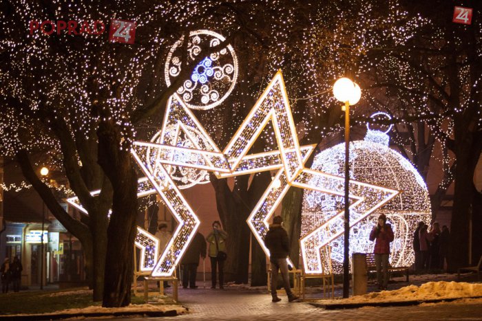Ilustračný obrázok k článku Vianočná výzdoba v Poprade? Jedna z najkrajších na Slovensku: A tento rok to bude ešte lepšie!