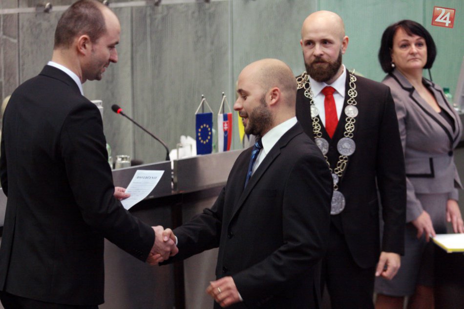 Ilustračný obrázok k článku Bročka zatiaľ bez viceprimátorov: Ako vyzerá mestská rada a komisie?