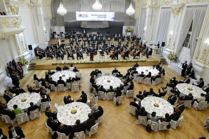Ilustračný obrázok k článku Silvestrovský koncert Slovenskej filharmónie zaznie v Redute aj na obrazovke